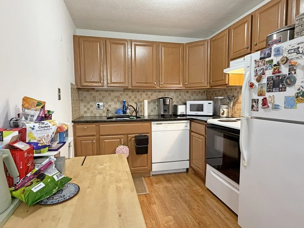 1 bed, 1 bath apartment for rent at 1077 Chestnut St Unit 8, Newton Upper Falls — photo 5 of 8
