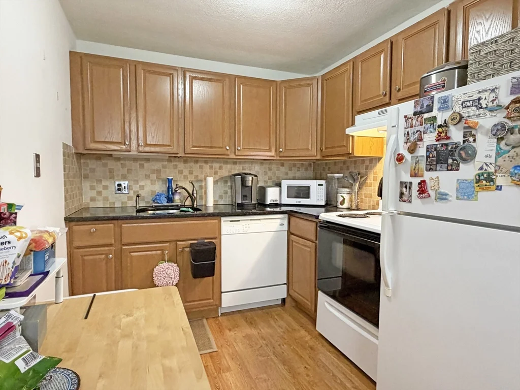 1 bed, 1 bath apartment for rent at 1077 Chestnut St Unit 8, Newton Upper Falls — photo 4 of 8