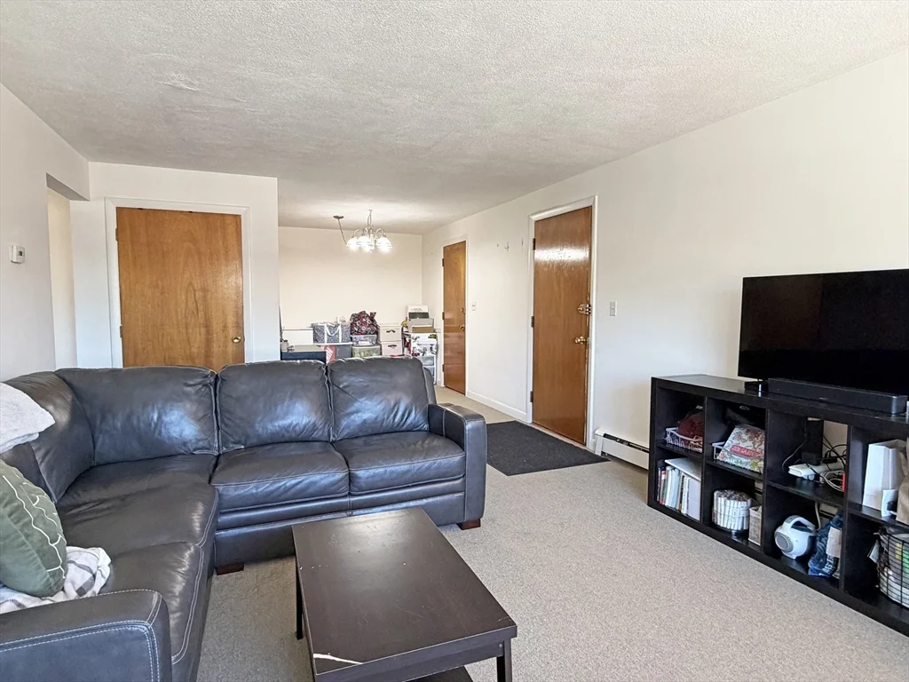 1 bed, 1 bath apartment for rent at 1077 Chestnut St Unit 8, Newton Upper Falls — photo 2 of 8