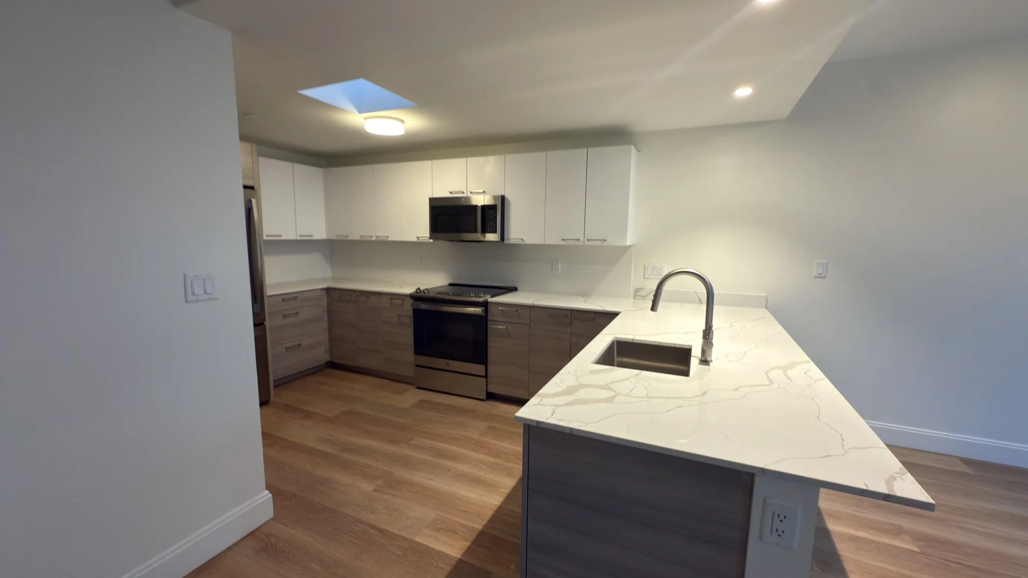 2 bed, 2.5 bath apartment for rent at 1077 Commonwealth Ave Unit 518, Allston — photo 2 of 35