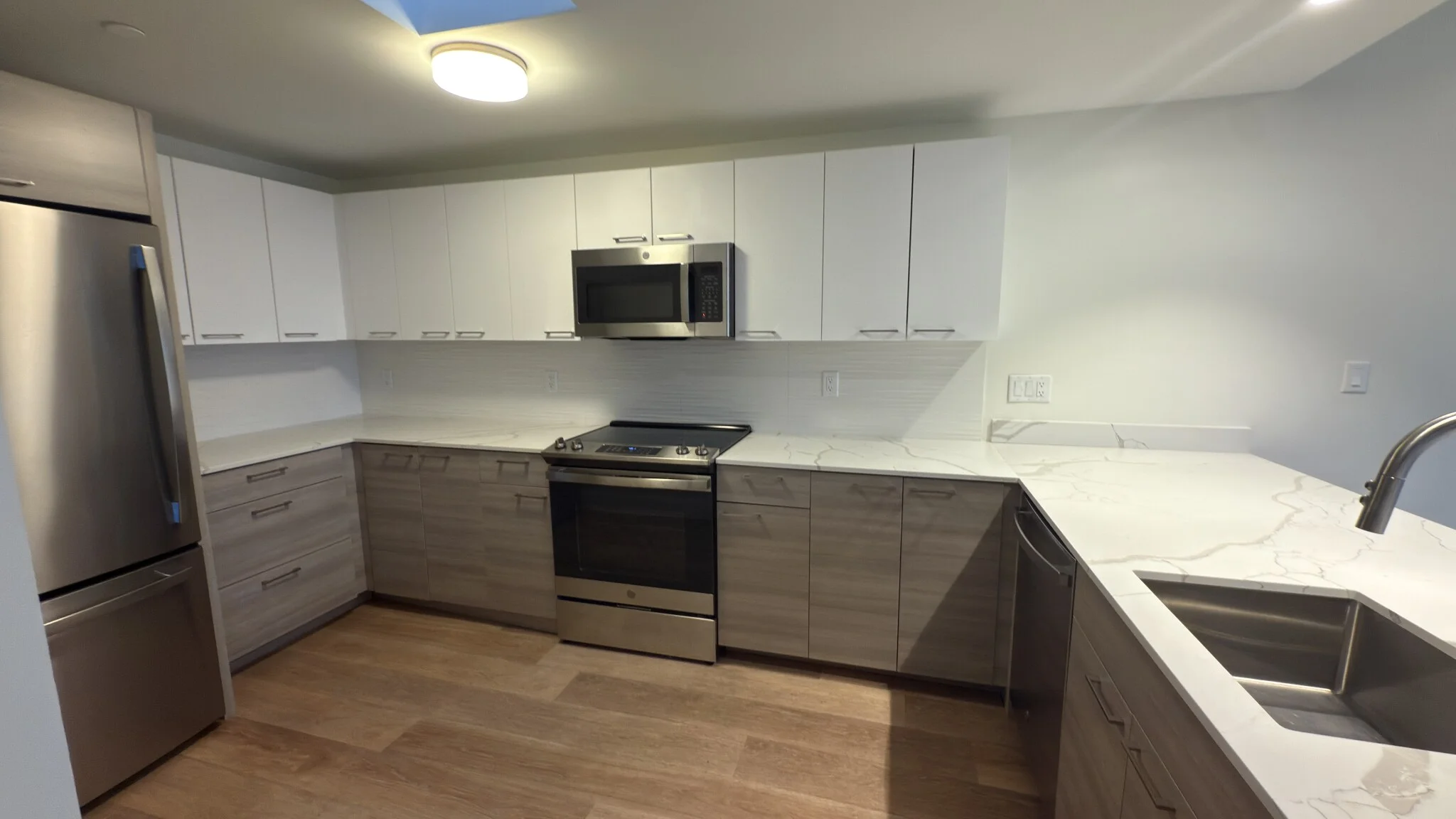 2 bed, 2.5 bath apartment for rent at 1077 Commonwealth Ave Unit 518, Allston — photo 3 of 35