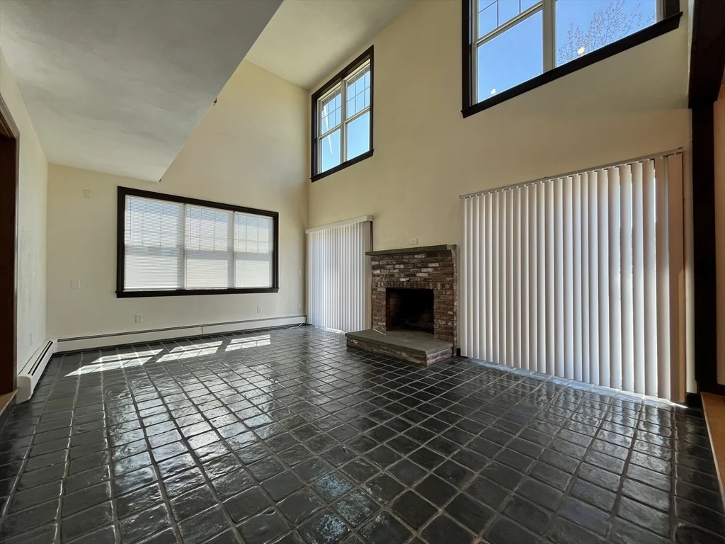 3 bed, 2 bath apartment for rent at 1077 North St, Walpole — photo 6 of 19