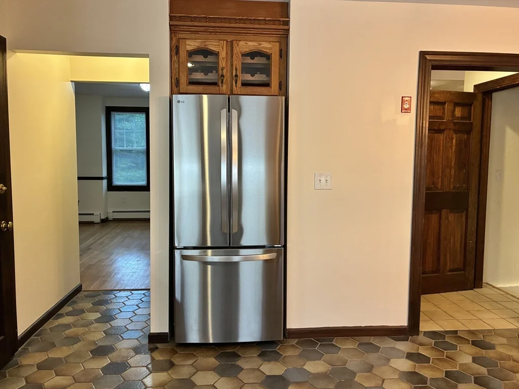 3 bed, 2 bath apartment for rent at 1077 North St, Walpole — photo 5 of 19