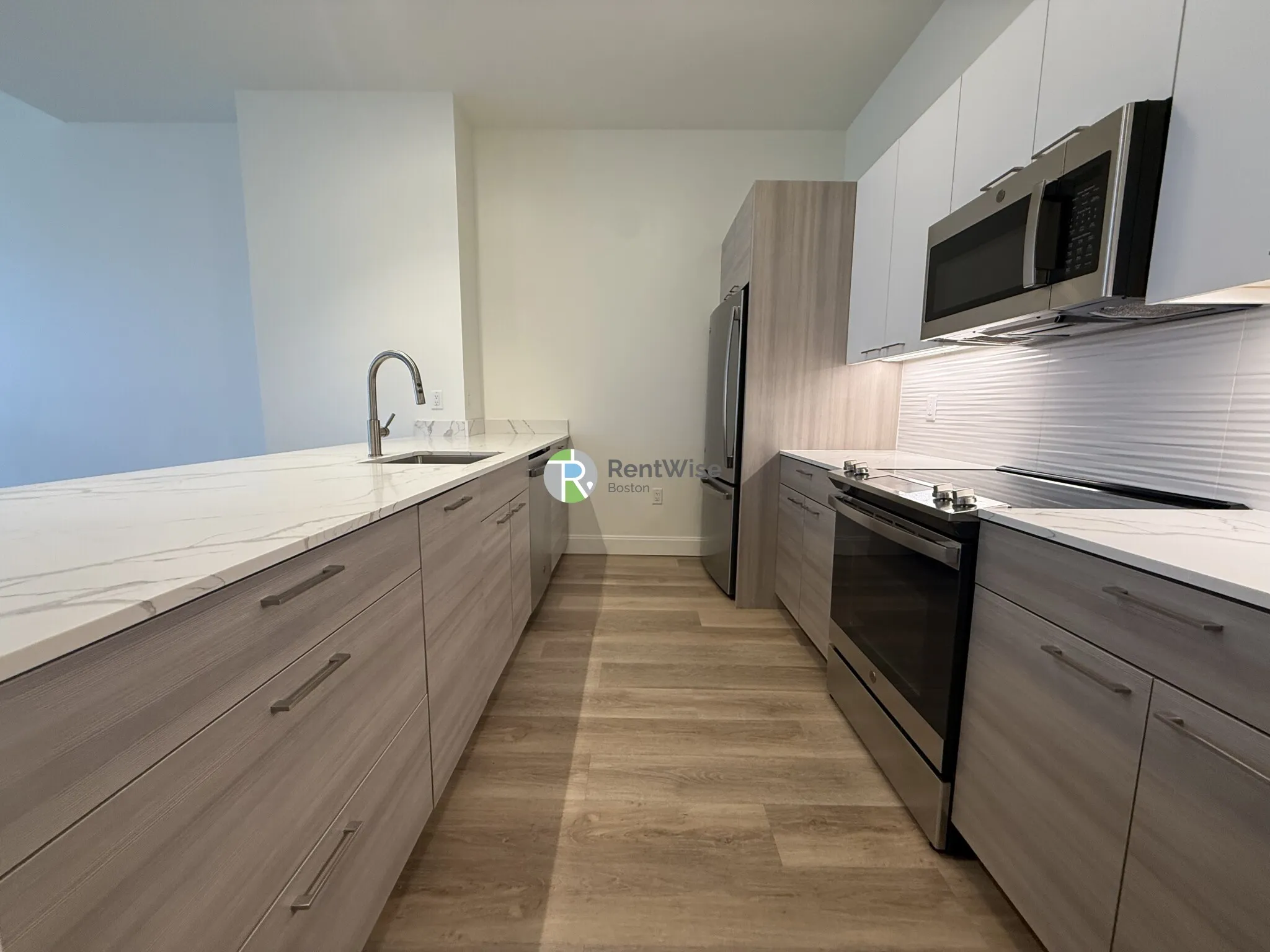 2 bed, 2 bath apartment for rent at 1079 Commonwealth Ave Unit 221, Allston — photo 2 of 26