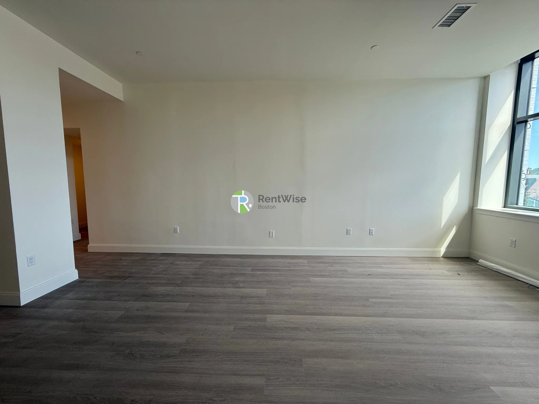 1 bed, 1 bath apartment for rent at 1079 Commonwealth Ave Unit 333, Allston — photo 5 of 11