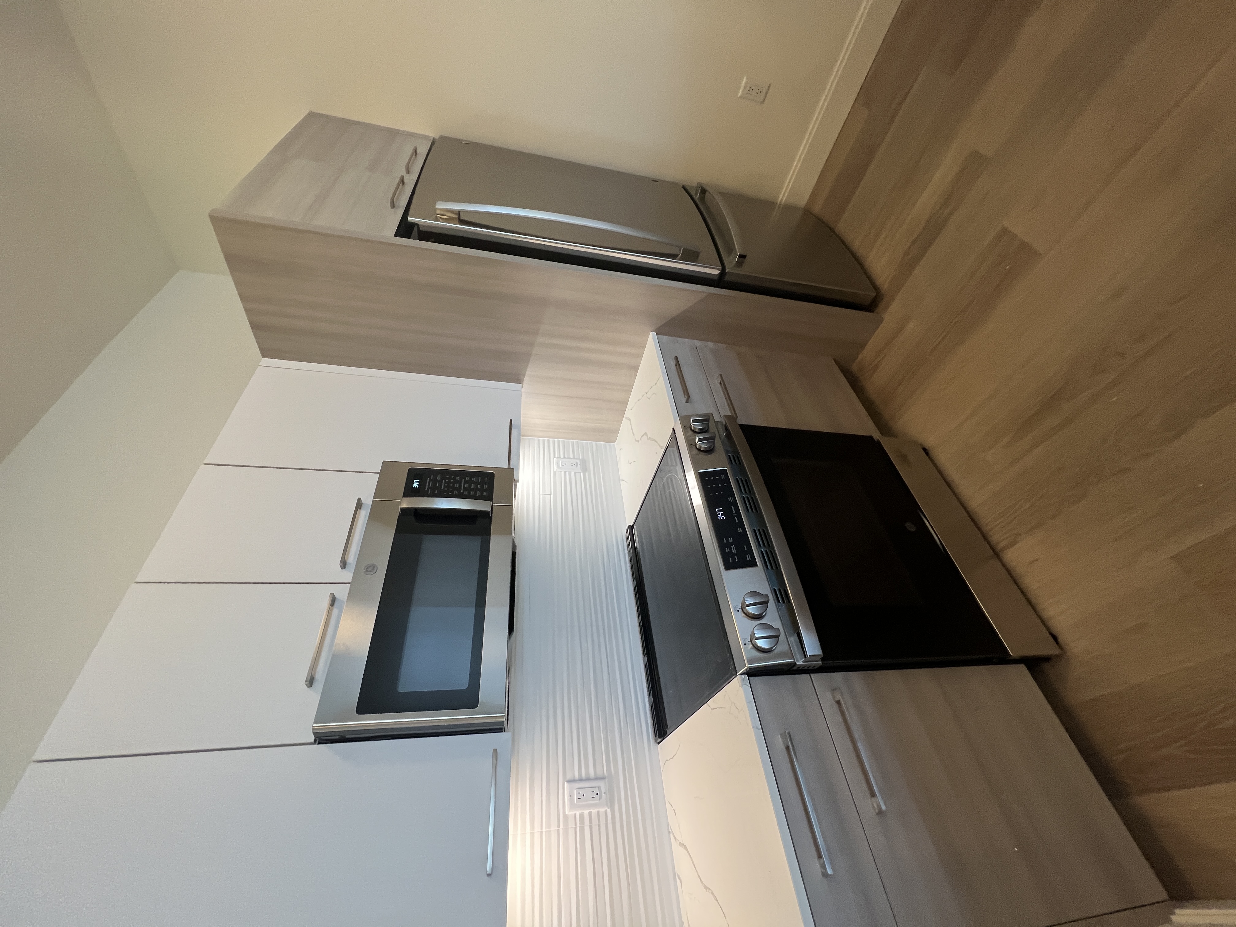 2 bed, 2 bath apartment for rent at 1079 Commonwealth Ave Unit 402, Allston — photo 2 of 16