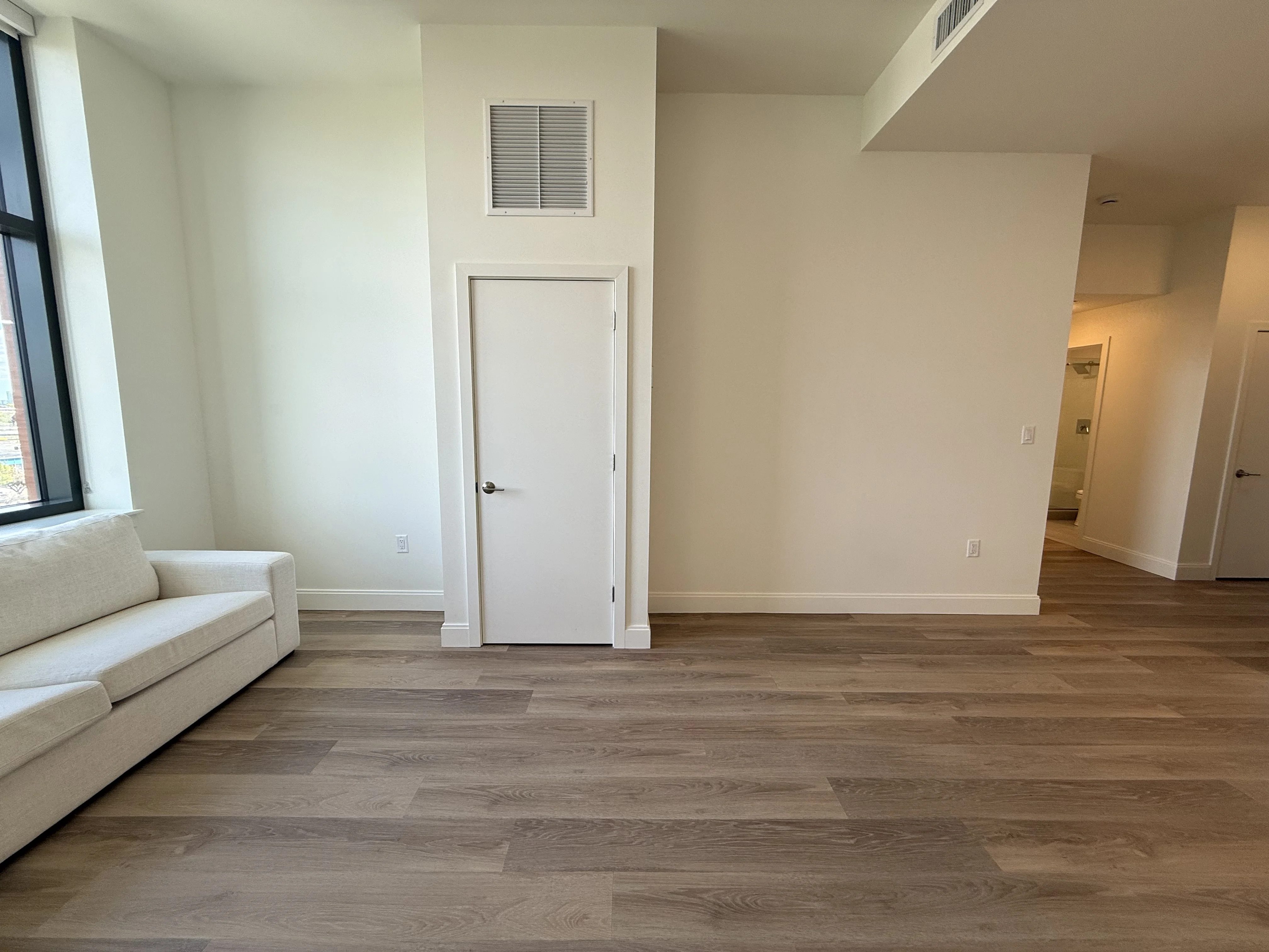 1 bed, 1 bath apartment for rent at 1079 Commonwealth Ave Unit 409, Allston — photo 5 of 10