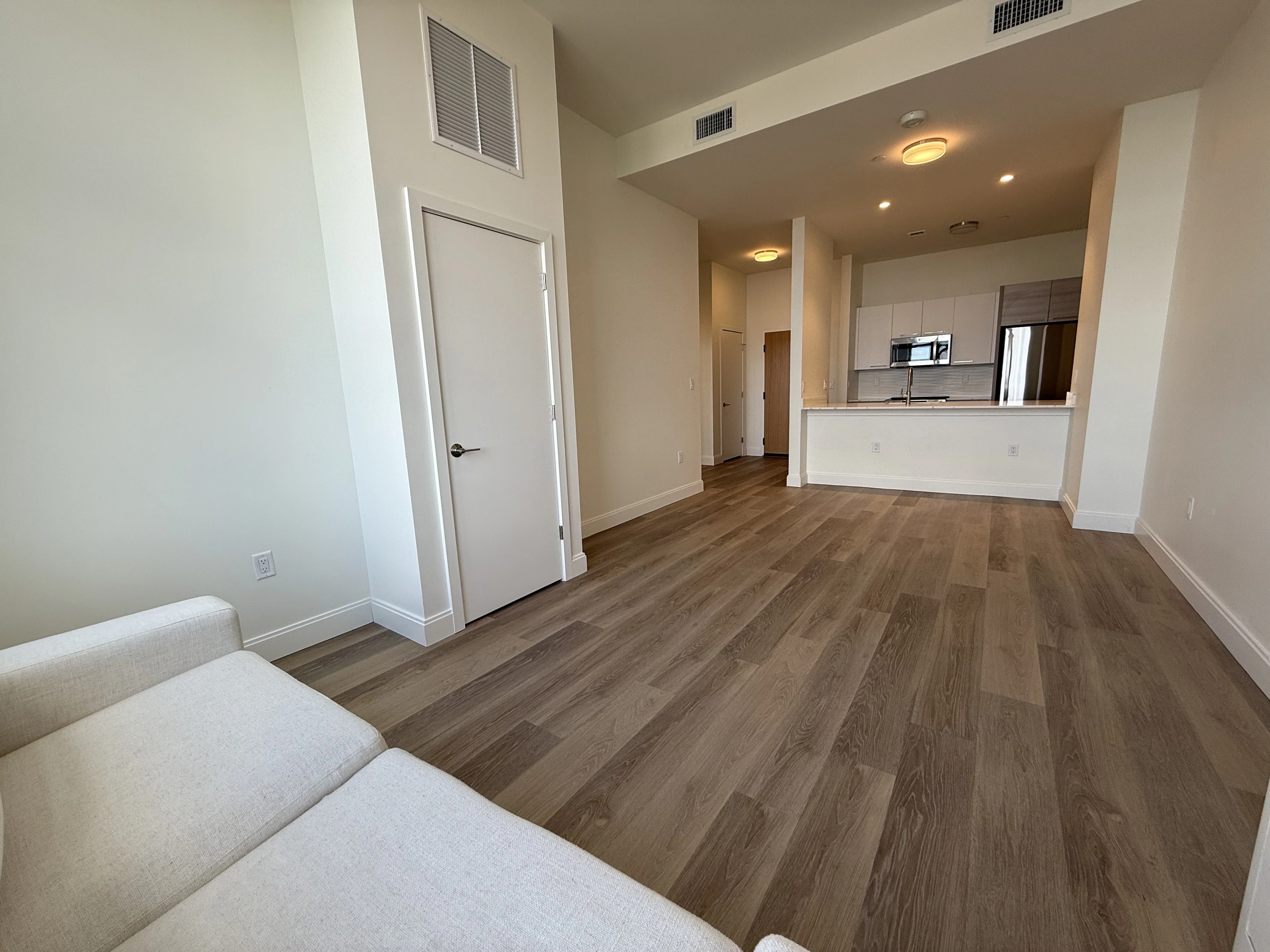 1 bed, 1 bath apartment for rent at 1079 Commonwealth Ave Unit 409, Allston — photo 4 of 10