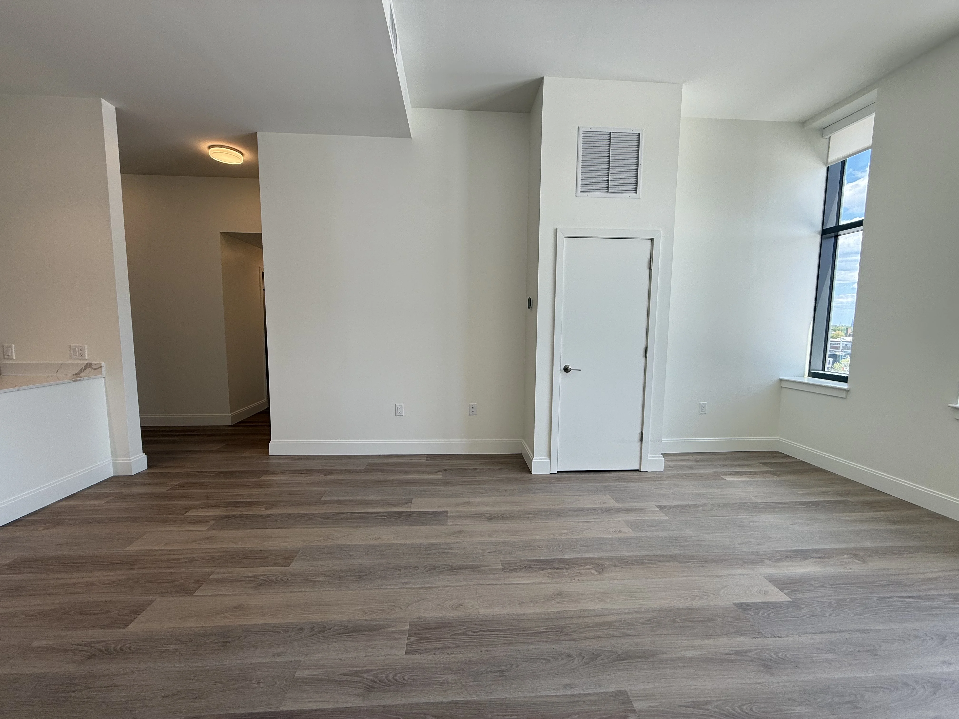 1 bed, 1 bath apartment for rent at 1079 Commonwealth Ave Unit 411, Allston — photo 5 of 14
