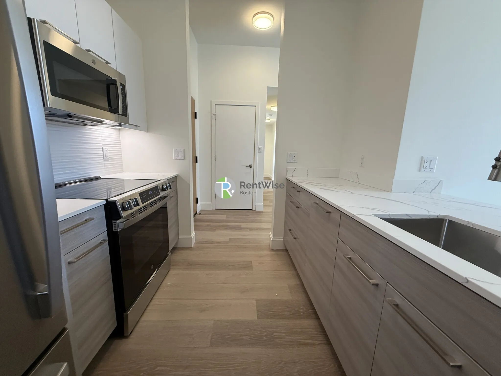 2 bed, 2 bath apartment for rent at 1079 Commonwealth Ave Unit 418, Allston — photo 3 of 21