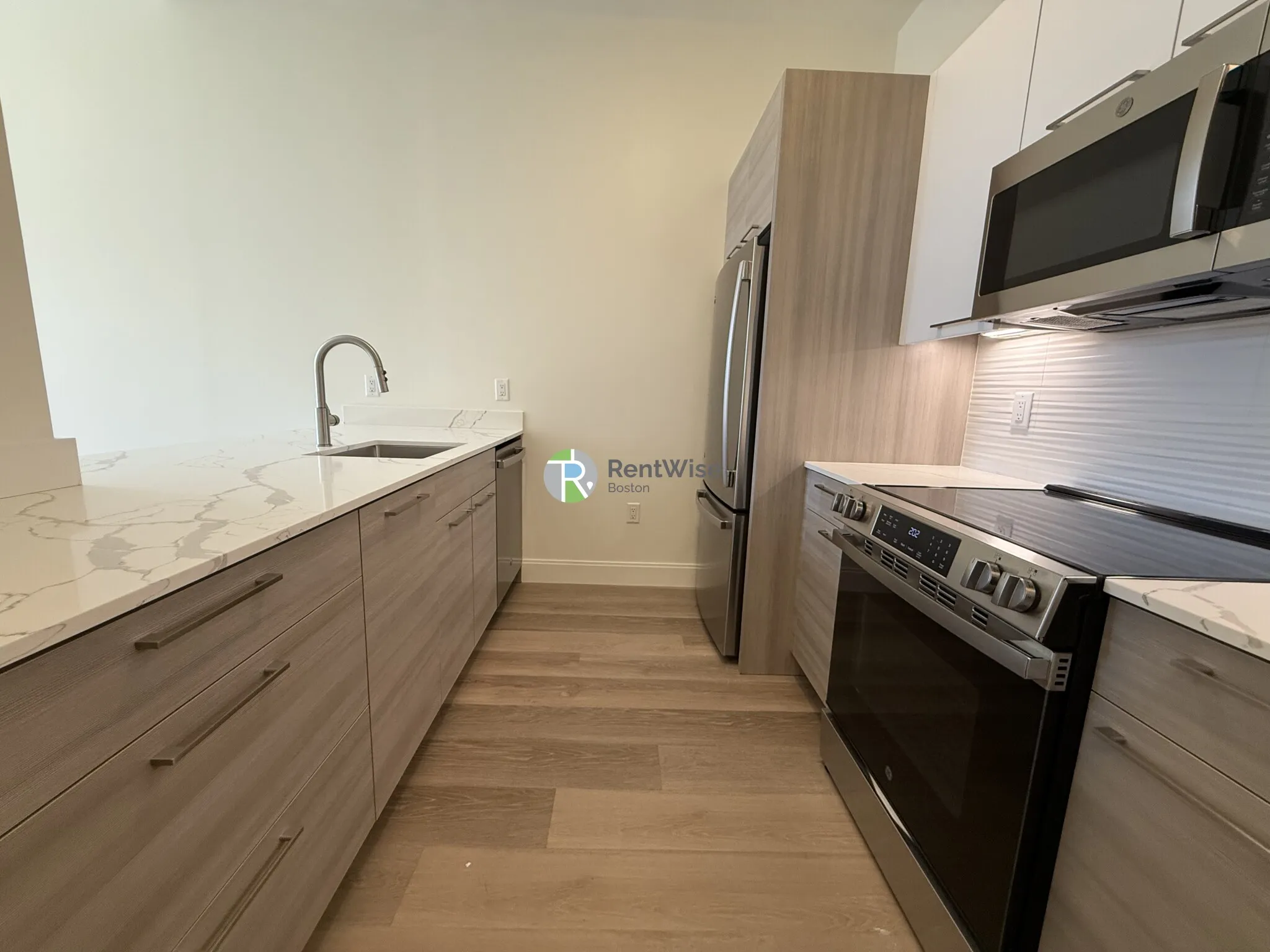 2 bed, 2 bath apartment for rent at 1079 Commonwealth Ave Unit 418, Allston — photo 2 of 21
