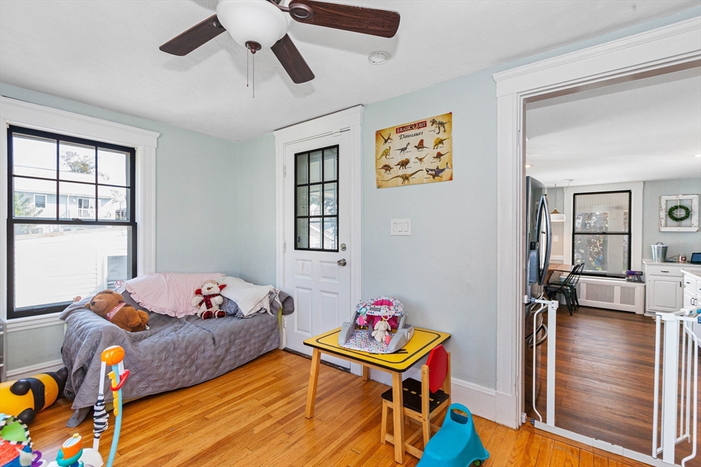 4 bed, 2 bath apartment for rent at 1079 Shirley St, Point Shirley — photo 23 of 33