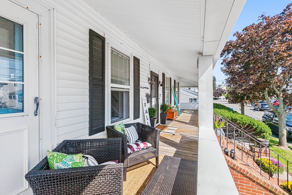 4 bed, 2 bath apartment for rent at 1079 Shirley St, Point Shirley — photo 32 of 33