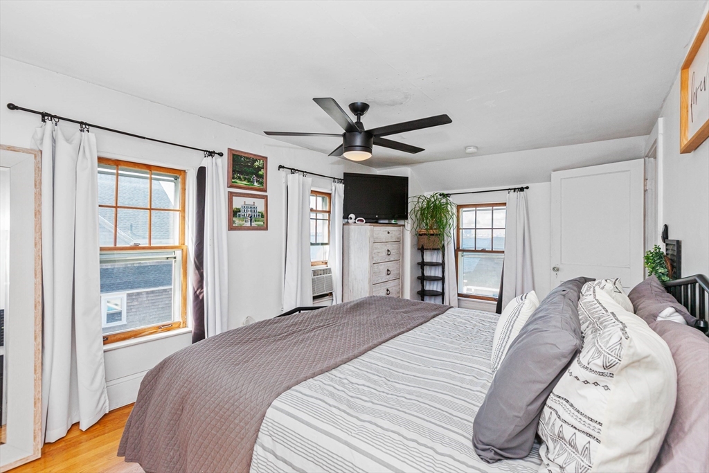 4 bed, 2 bath apartment for rent at 1079 Shirley St, Point Shirley — photo 18 of 33