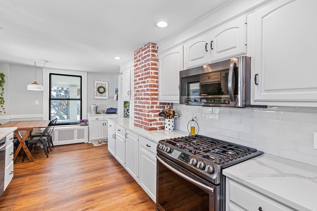 4 bed, 2 bath apartment for rent at 1079 Shirley St, Point Shirley — photo 10 of 33