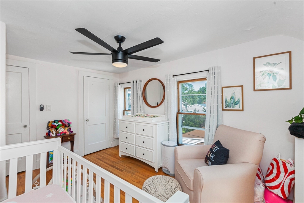 4 bed, 2 bath apartment for rent at 1079 Shirley St, Point Shirley — photo 29 of 33