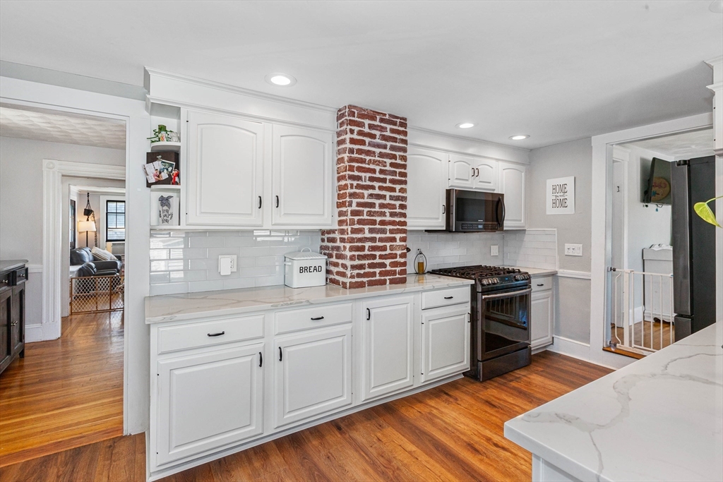 4 bed, 2 bath apartment for rent at 1079 Shirley St, Point Shirley — photo 13 of 33