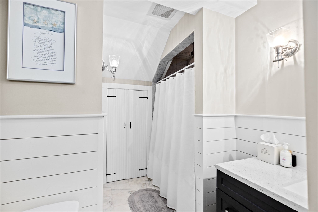 2 bed, 2 bath apartment for rent at 108-110 Elm St Unit 2, Cohasset — photo 14 of 21