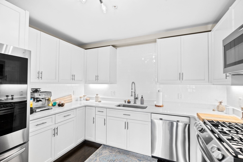 2 bed, 2 bath apartment for rent at 108-110 Elm St Unit 2, Cohasset — photo 8 of 21