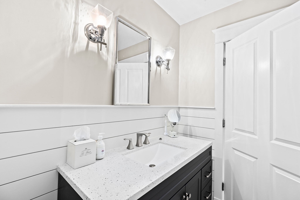 2 bed, 2 bath apartment for rent at 108-110 Elm St Unit 2, Cohasset — photo 13 of 21