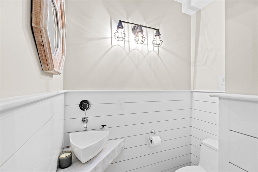 2 bed, 2 bath apartment for rent at 108-110 Elm St Unit 2, Cohasset — photo 17 of 21