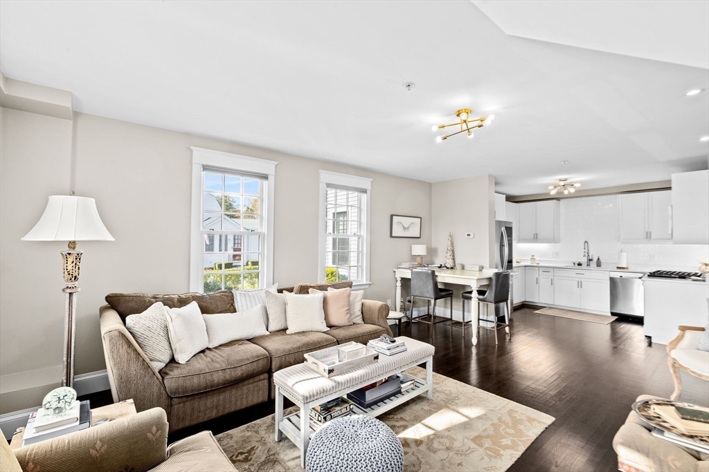 2 bed, 2 bath apartment for rent at 108-110 Elm St Unit 2, Cohasset — photo 3 of 21