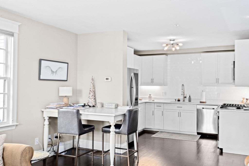 2 bed, 2 bath apartment for rent at 108-110 Elm St Unit 2, Cohasset — photo 7 of 21