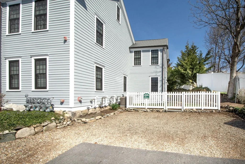 2 bed, 2 bath apartment for rent at 108-110 Elm St Unit 3, Cohasset — photo 27 of 29