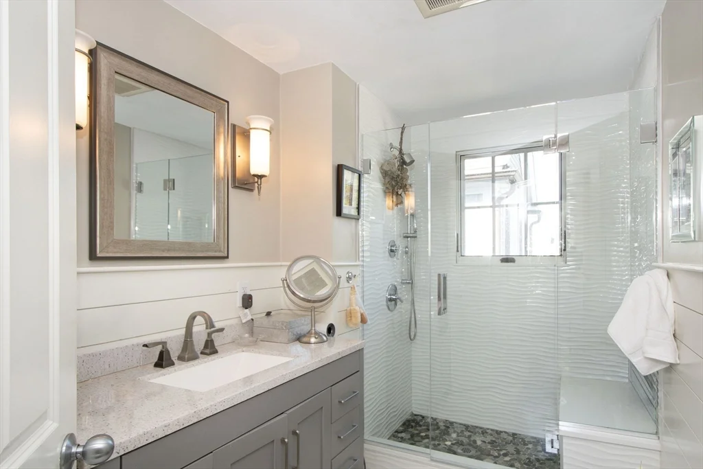 2 bed, 2 bath apartment for rent at 108-110 Elm St Unit 3, Cohasset — photo 17 of 29