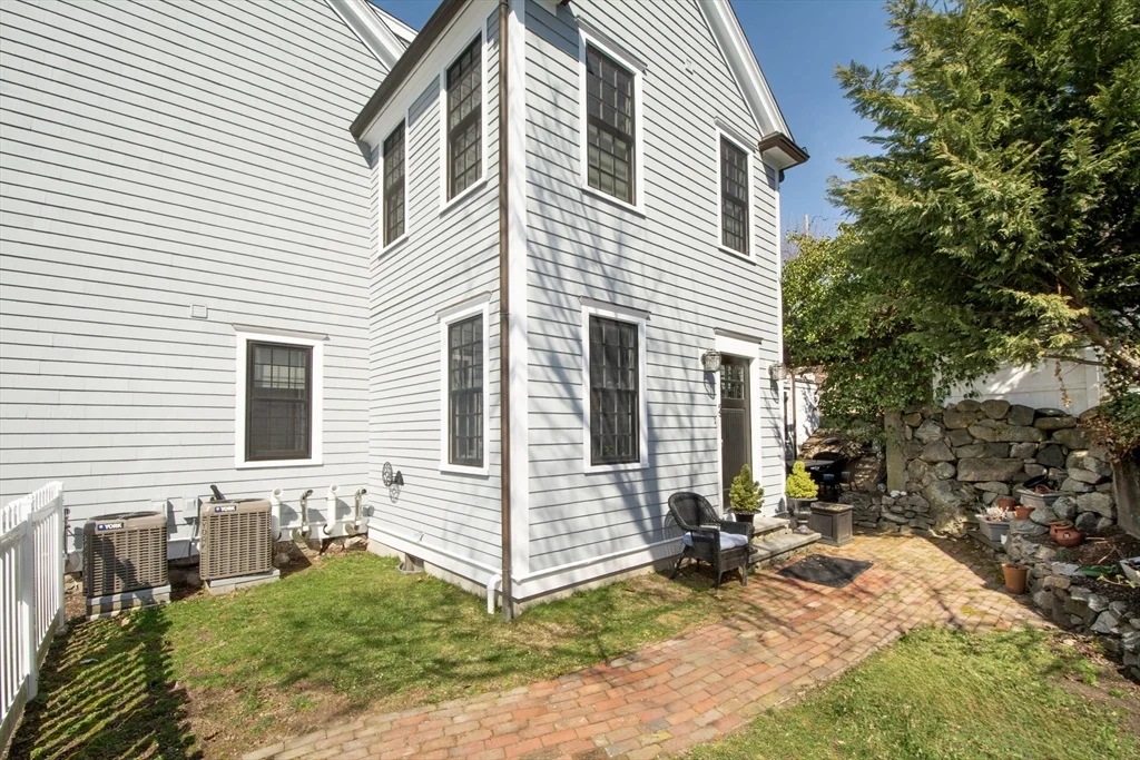 2 bed, 2 bath apartment for rent at 108-110 Elm St Unit 3, Cohasset — photo 26 of 29
