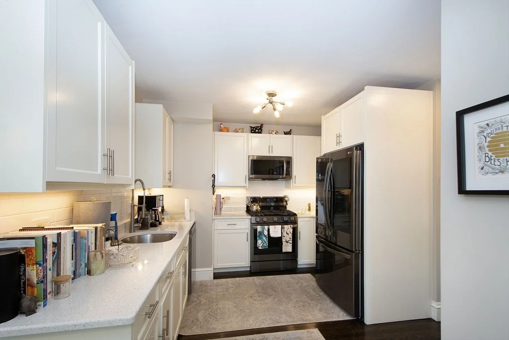 2 bed, 2 bath apartment for rent at 108-110 Elm St Unit 3, Cohasset — photo 5 of 29
