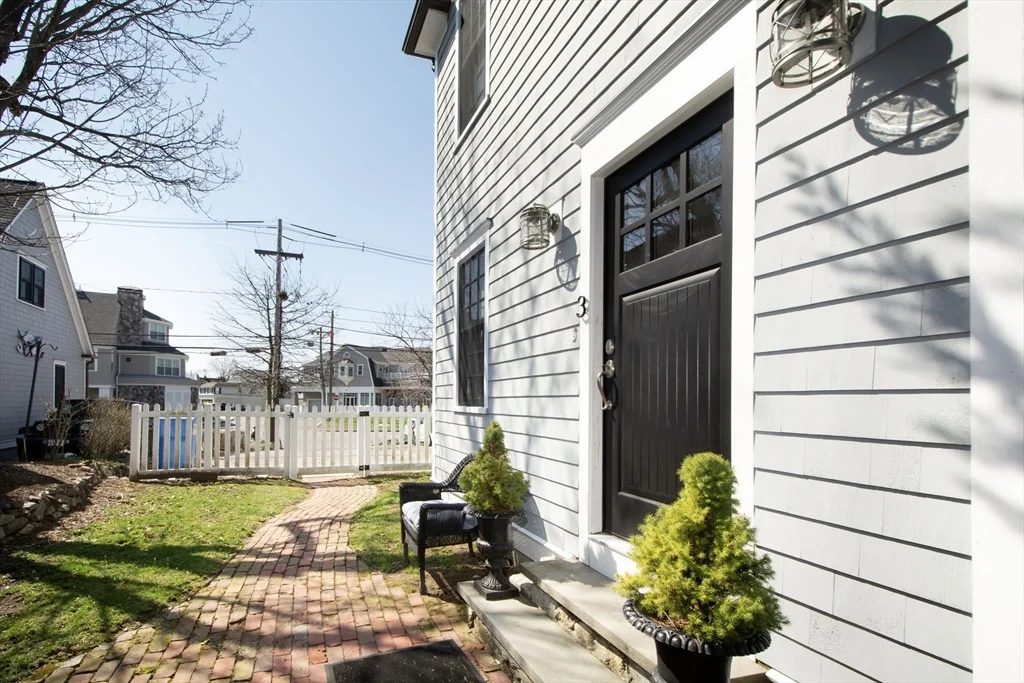 2 bed, 2 bath apartment for rent at 108-110 Elm St Unit 3, Cohasset — photo 25 of 29