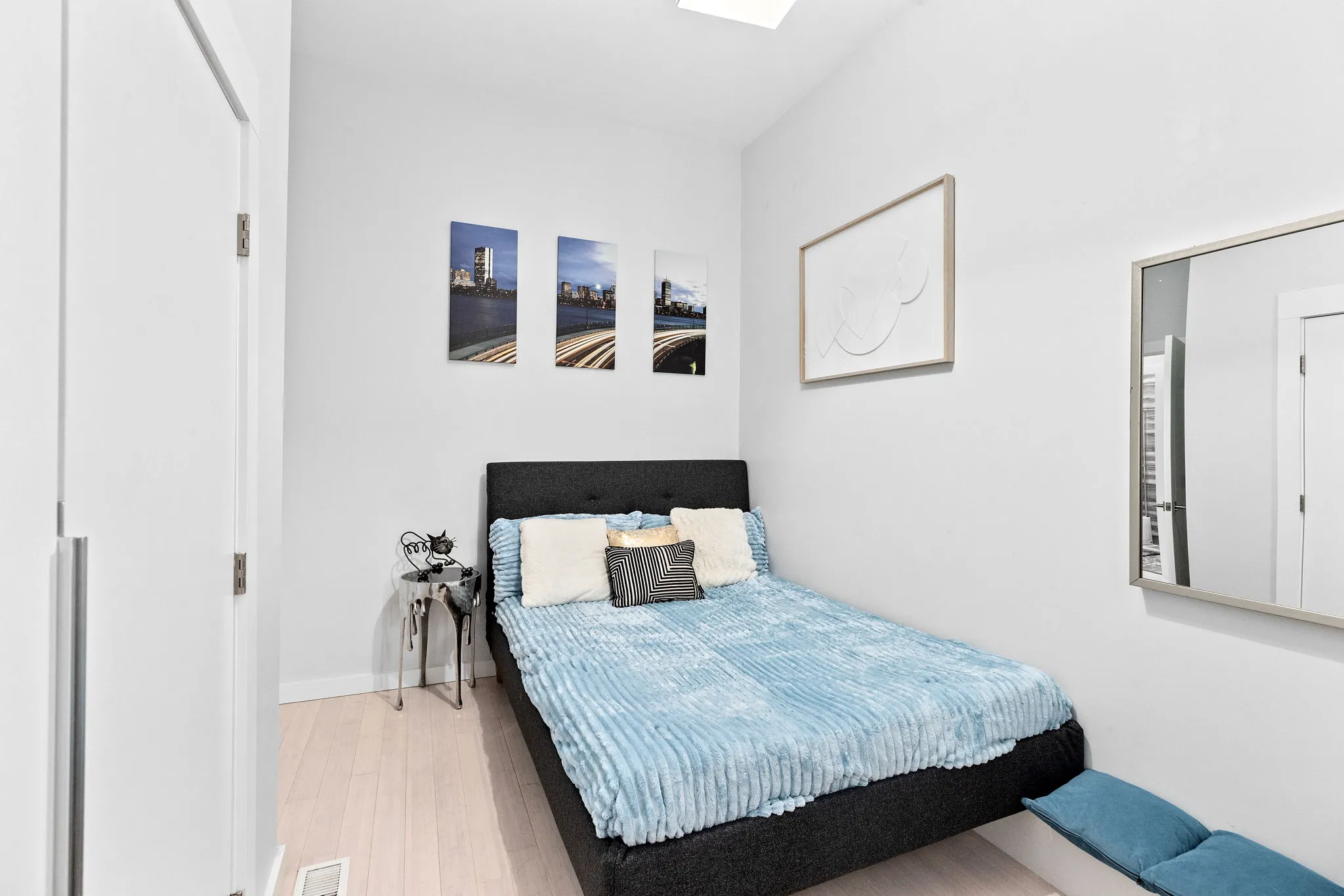 2.5 bed, 2 bath apartment for rent at 108-110 Trenton St Unit 1, East Boston — photo 30 of 35