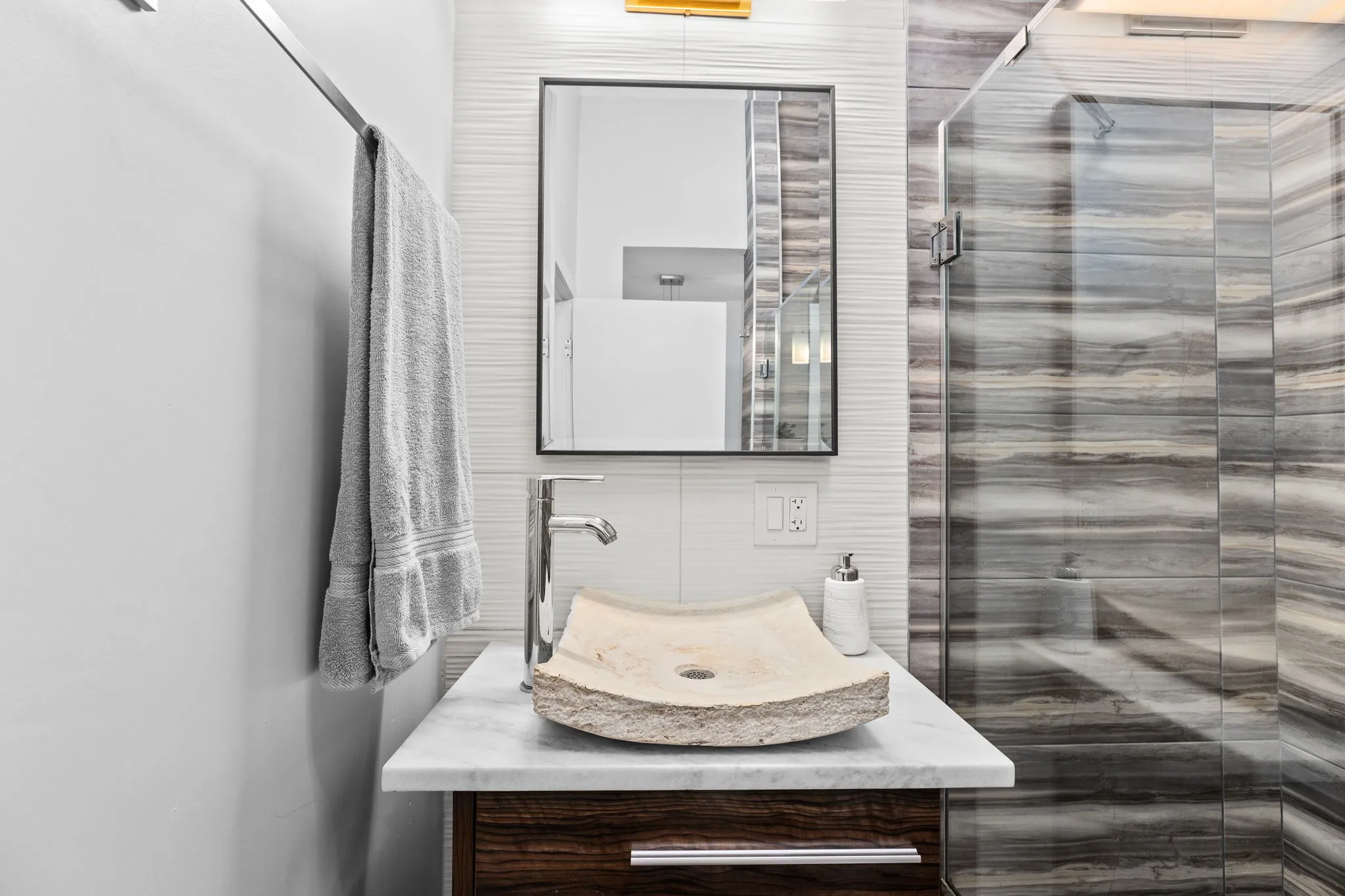 2.5 bed, 2 bath apartment for rent at 108-110 Trenton St Unit 1, East Boston — photo 6 of 35
