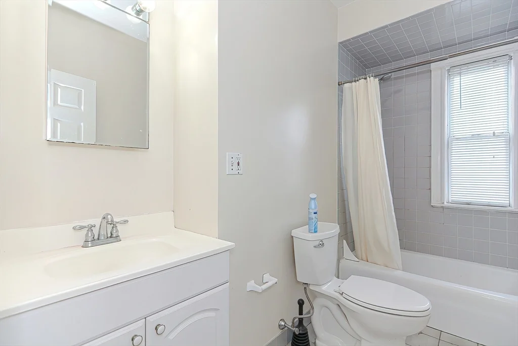 2 bed, 1 bath apartment for rent at 108 Beacon St Unit 1, Spring Hill — photo 9 of 12