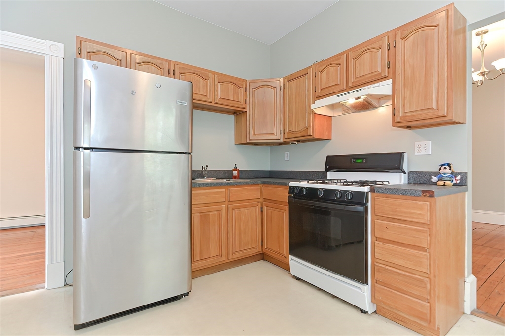 2 bed, 1 bath apartment for rent at 108 Beacon St Unit 1r, Inman Square — photo 3 of 10