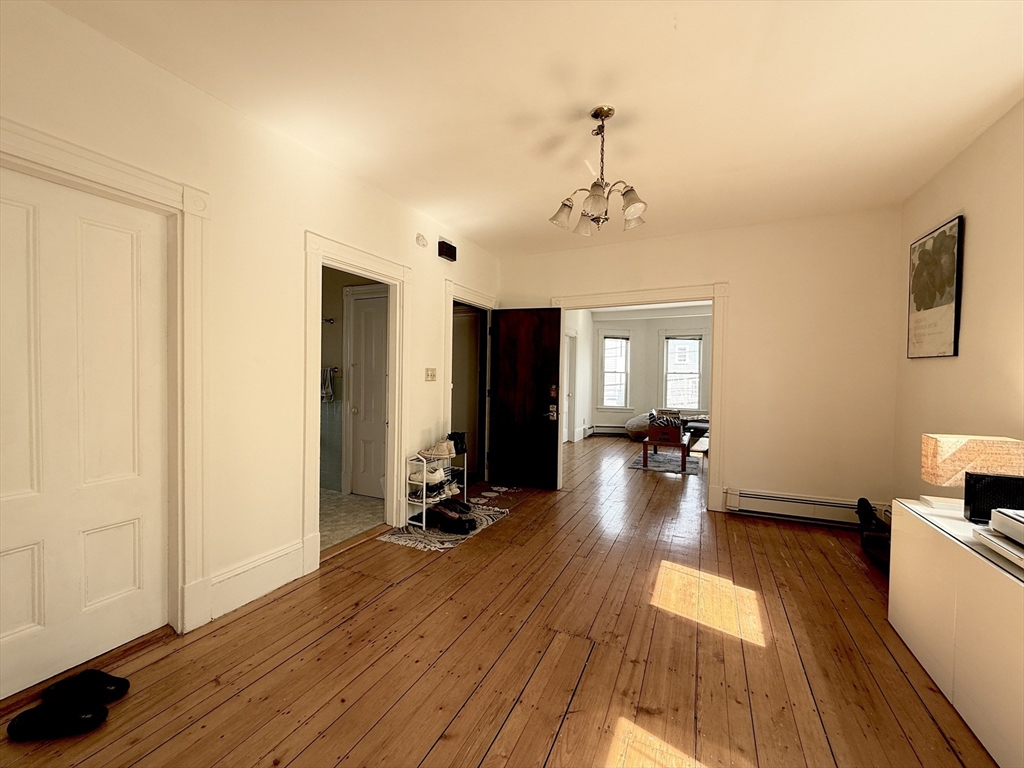 3 bed, 1 bath apartment for rent at 108 Beacon St Unit 2, Inman Square — photo 4 of 15