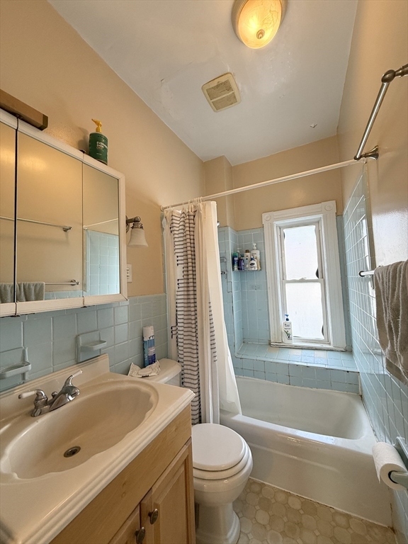 3 bed, 1 bath apartment for rent at 108 Beacon St Unit 2, Inman Square — photo 11 of 15