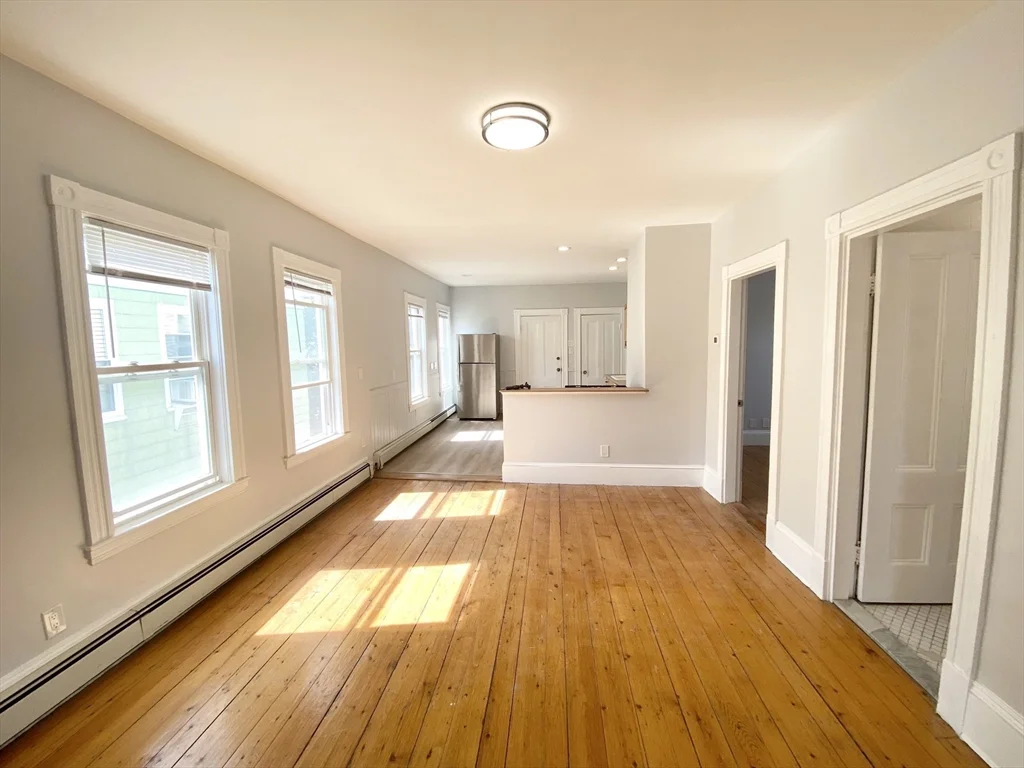 3 bed, 1 bath apartment for rent at 108 Beacon St Unit 3, Inman Square — photo 3 of 5