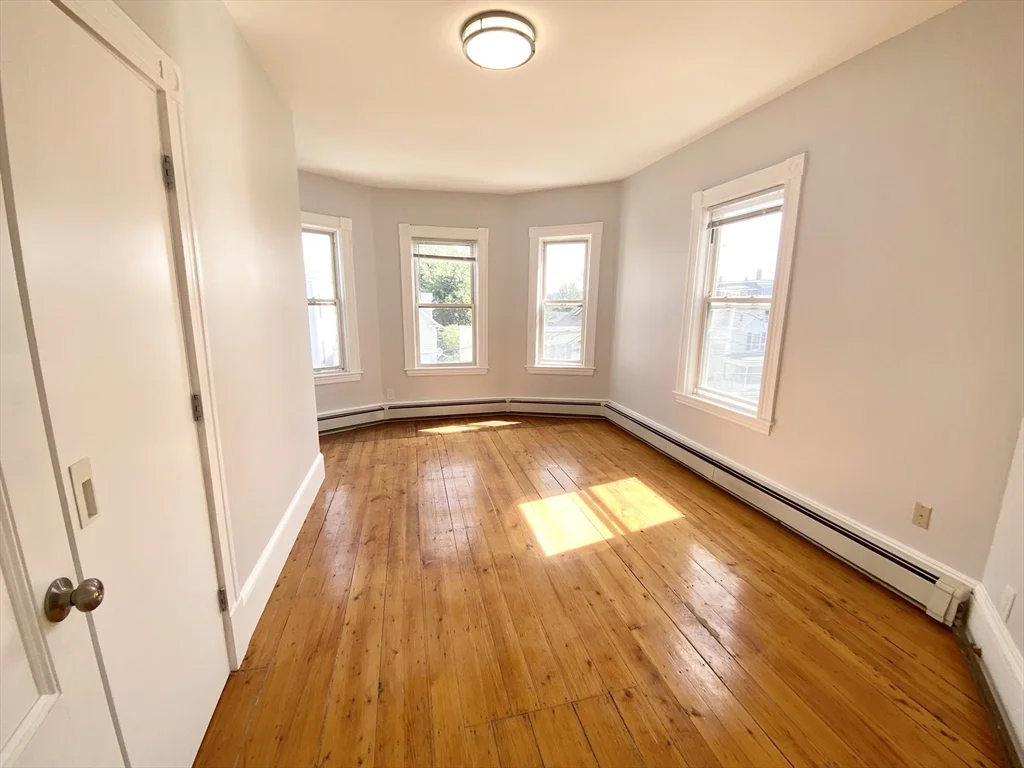 3 bed, 1 bath apartment for rent at 108 Beacon St Unit 3, Inman Square — photo 5 of 5