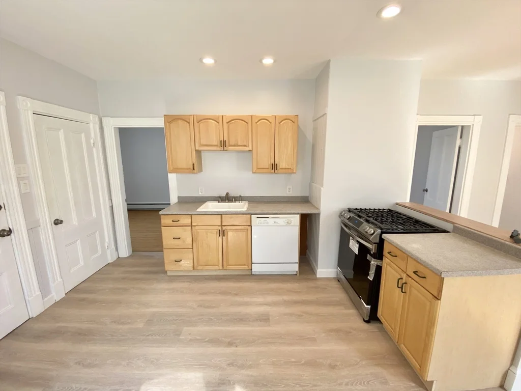 3 bed, 1 bath apartment for rent at 108 Beacon St Unit 3, Inman Square — photo 1 of 5