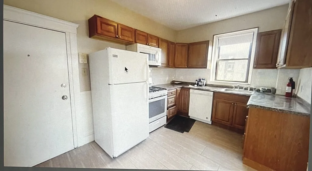 1 bed, 1 bath apartment for rent at 108 Bristol Rd Unit 8, Ball Square — photo 3 of 18