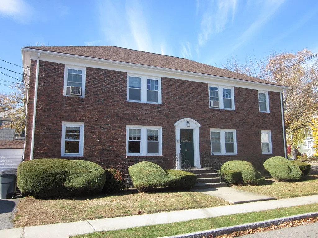 2 bed, 1 bath apartment for rent at 108 Bromfield Unit 3, Quincy