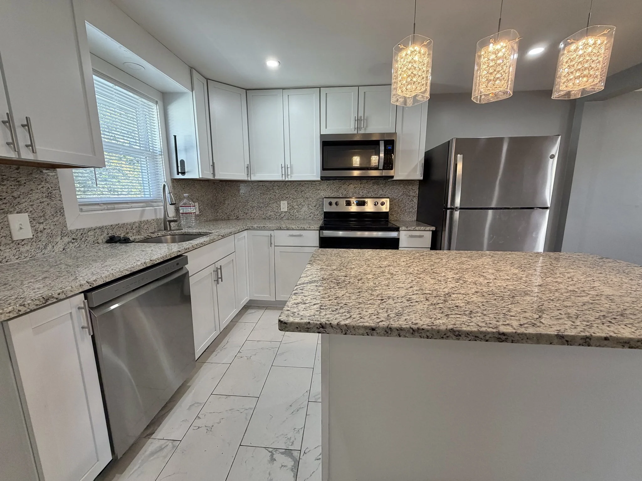 3 bed, 1 bath apartment for rent at 108 Brookline St, Watertown — photo 5 of 21