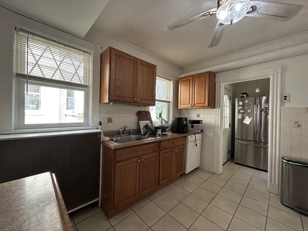 4 bed, 3 bath apartment for rent at 108 Brooks St Unit Single, Brighton — photo 5 of 30