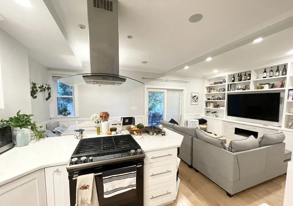 4 bed, 2 bath apartment for rent at 108 Buttonwood Unit 1, Boston — photo 1 of 12