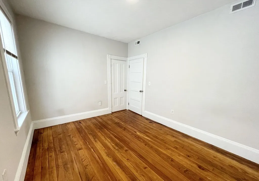 3 bed, 1 bath apartment for rent at 108 Buttonwood Unit 2, Dorchester — photo 8 of 10