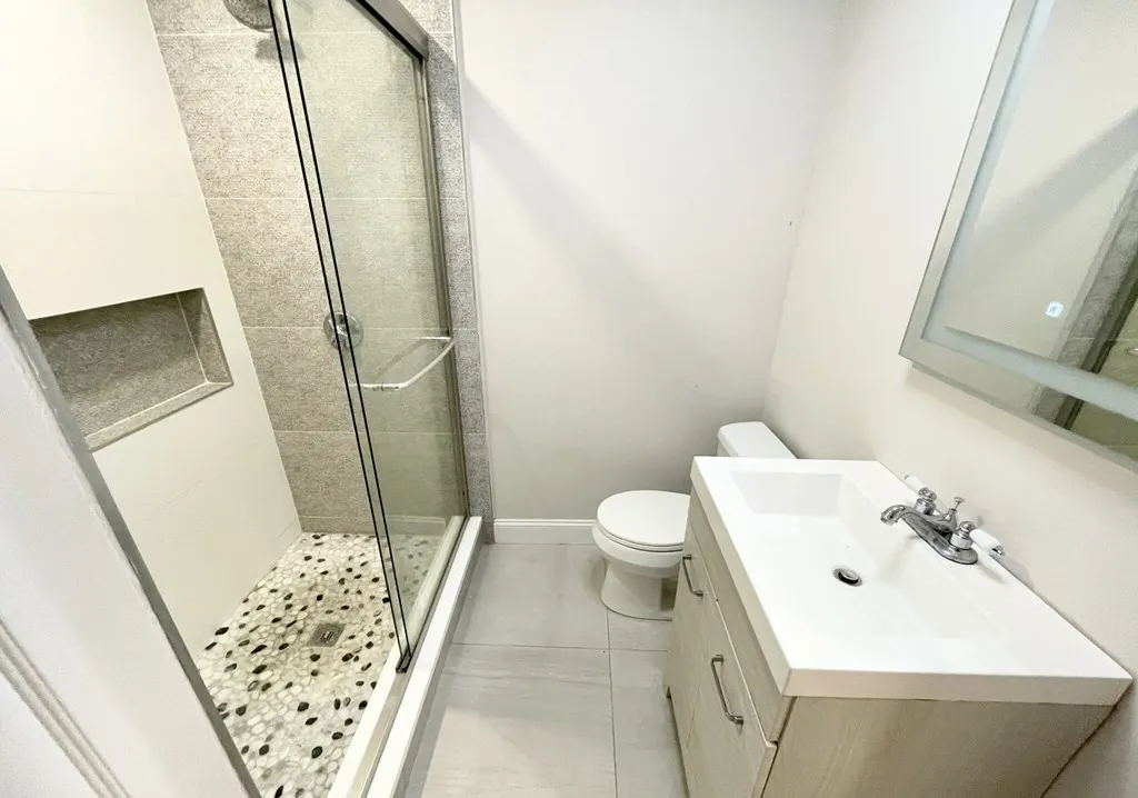 3 bed, 1 bath apartment for rent at 108 Buttonwood Unit 2, Dorchester — photo 9 of 10