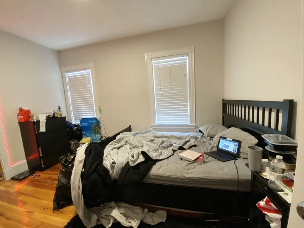 3 bed, 1 bath apartment for rent at 108 Buttonwood Unit 3, Boston — photo 7 of 10