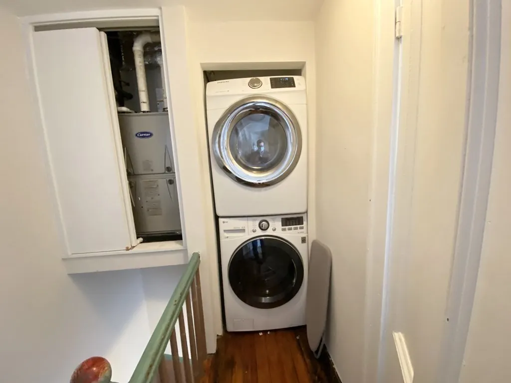 3 bed, 1 bath apartment for rent at 108 Buttonwood Unit 3, Boston — photo 9 of 10